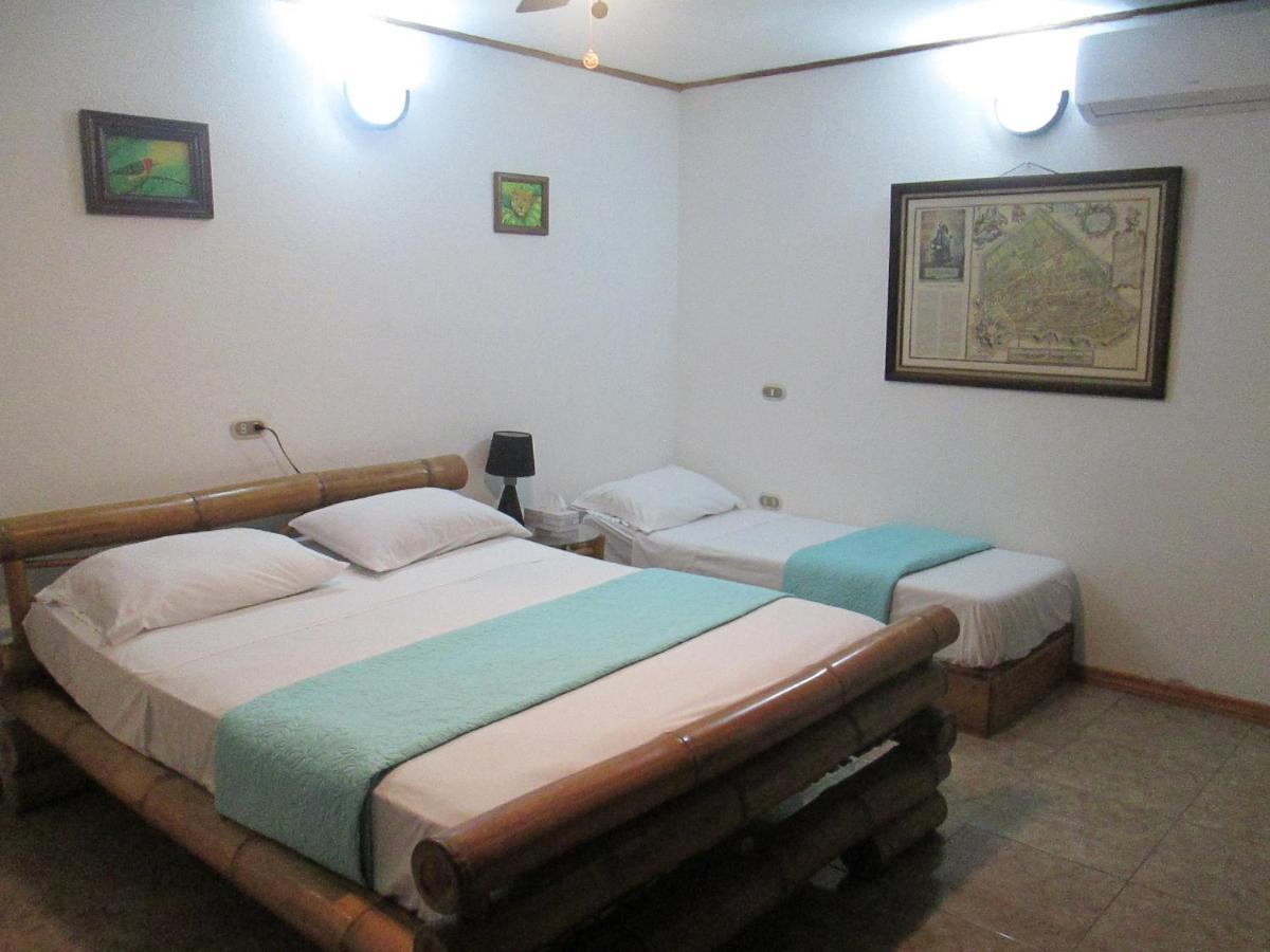 Hotel Bugabutik Puerto Viejo de Talamanca Buitenkant foto