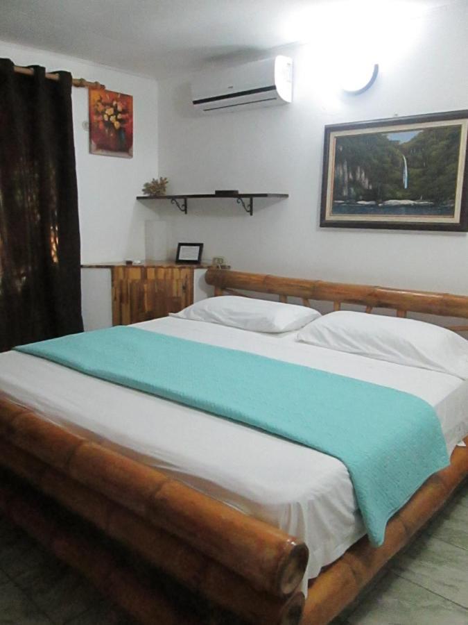 Hotel Bugabutik Puerto Viejo de Talamanca Buitenkant foto