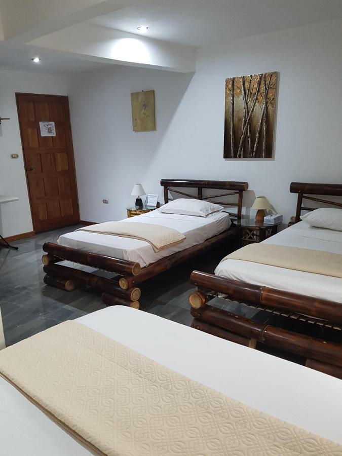 Hotel Bugabutik Puerto Viejo de Talamanca Buitenkant foto