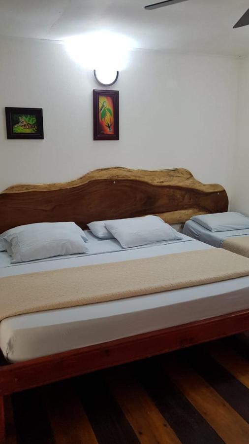 Hotel Bugabutik Puerto Viejo de Talamanca Buitenkant foto