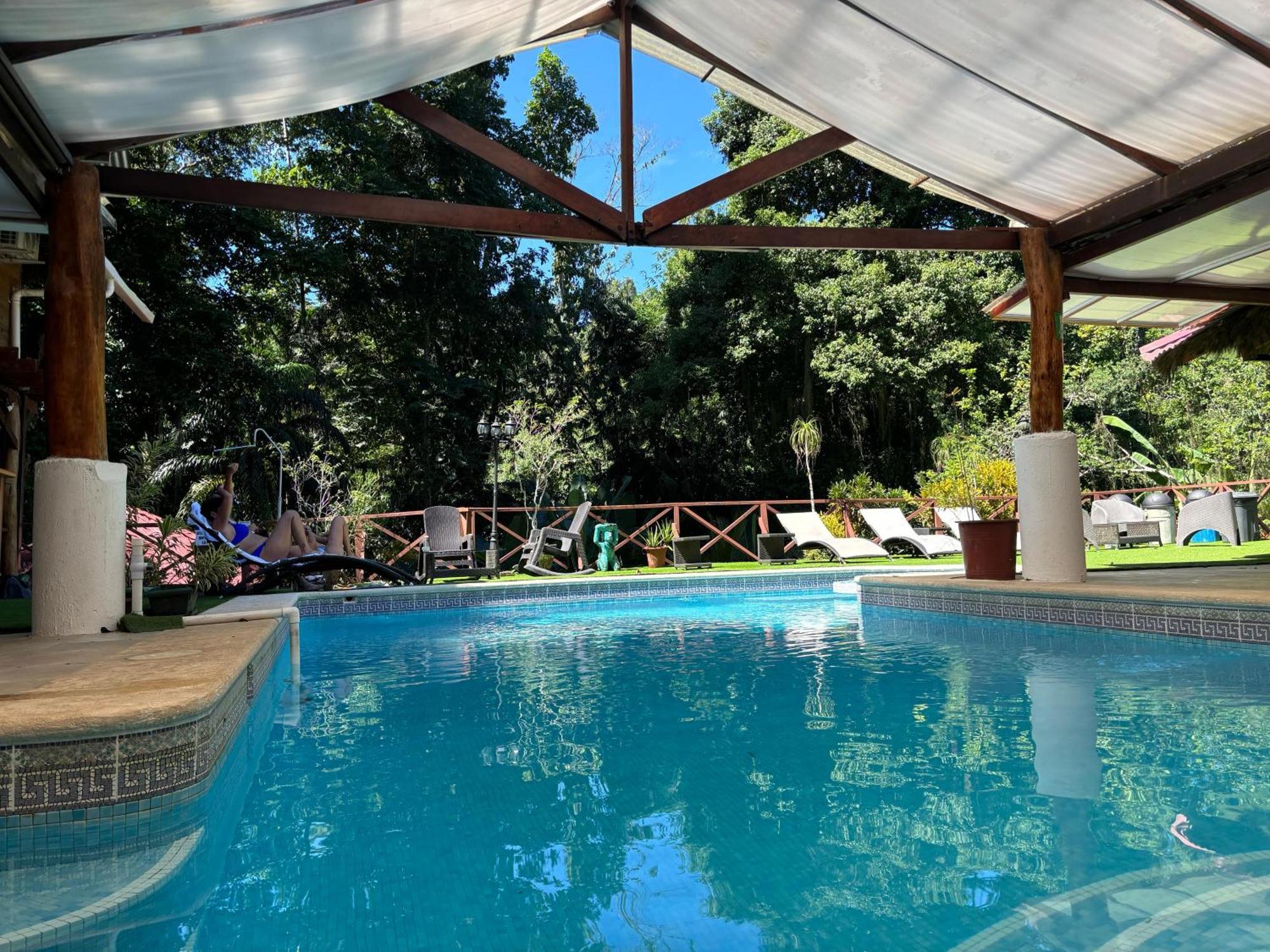 Hotel Bugabutik Puerto Viejo de Talamanca Buitenkant foto