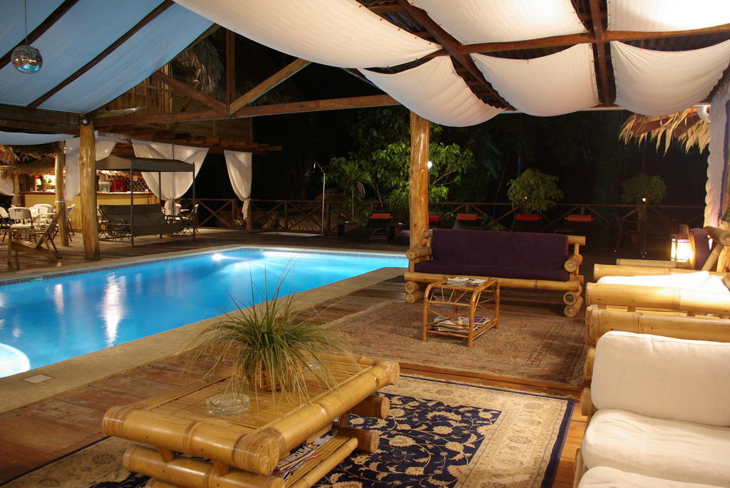 Hotel Bugabutik Puerto Viejo de Talamanca Buitenkant foto